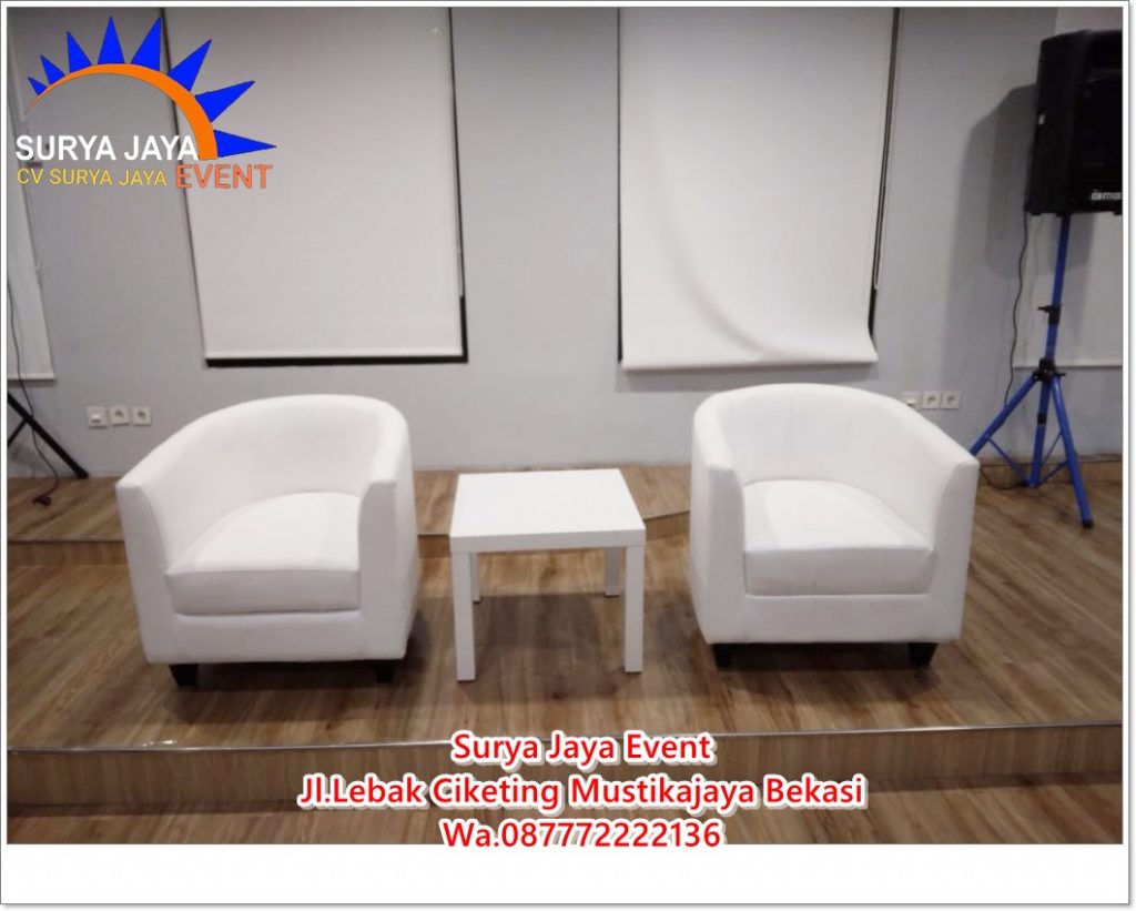 Sewa Sofa Oval Putih Bersih Terawat Siap Pakai