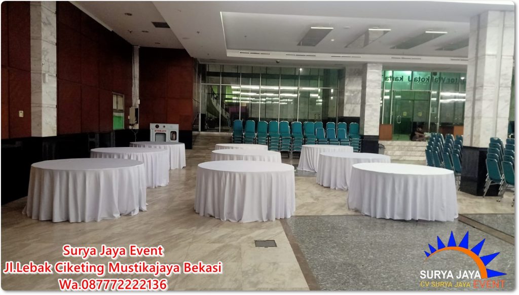 Sewa Meja Bulat Taplak Putih Tebar