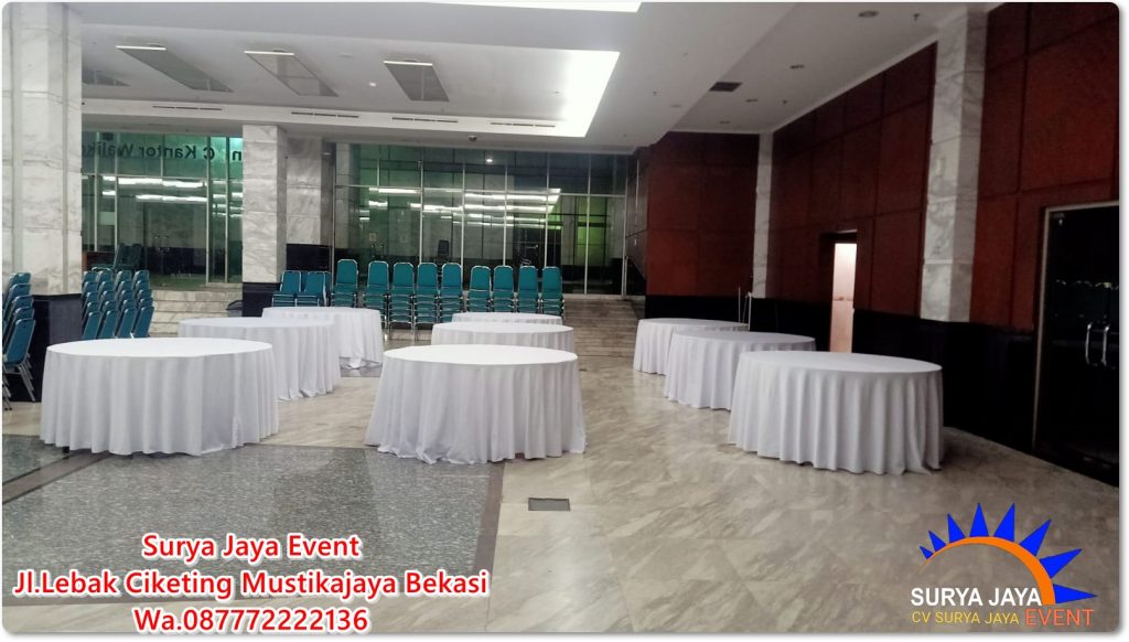 Sewa Meja Bulat Taplak Putih Tebar