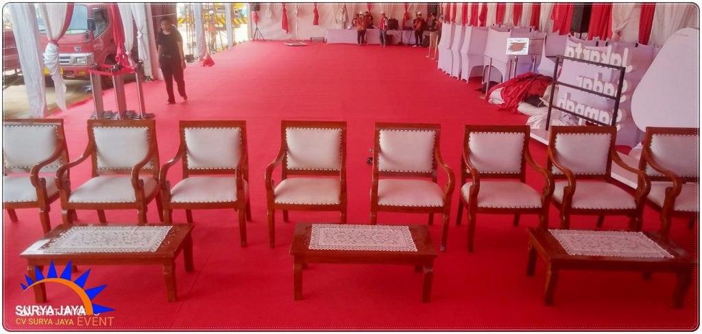 Rental Kursi Vip Kayu Kualitas Super Di Bekasi