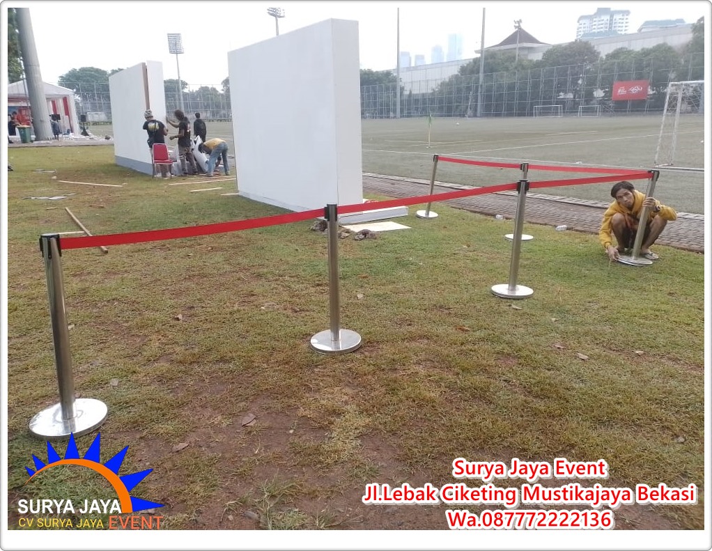 Penyewaan Tiang Pembatas Antrian Sabuk Merah Di Bekasi 12-11-2022