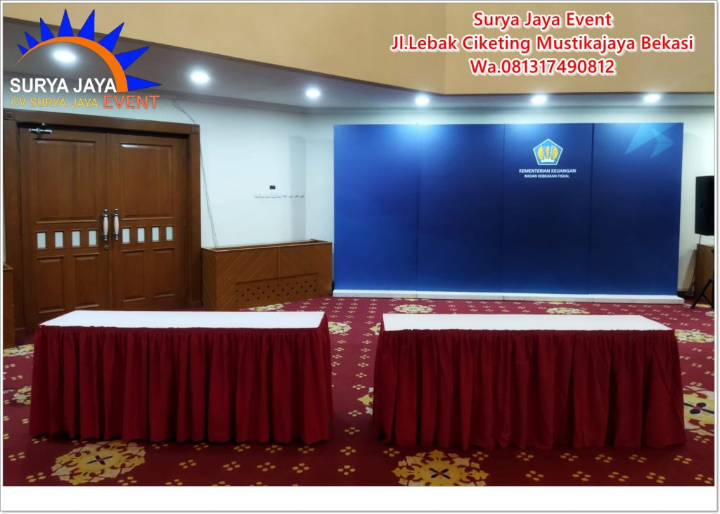 Sedia Rental Meja Ibm Untuk Meeting Plus Cover