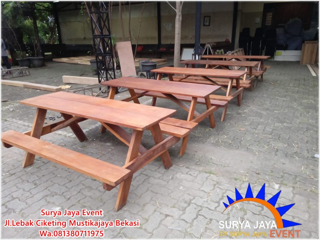 Sewa Meja Taman 2 in 1 Harga Bersaing